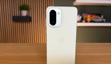 OnePlus 15R recensione: lo smartphone con tanta autonomia e con un buon display. Convince meno la fotocamera - La Scelta Giusta