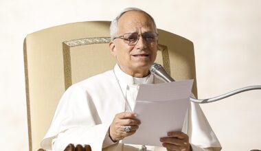 Papa Leone XIV incontra la Curia: «Basta con la ricerca del potere e la smania di primeggiare, sia pace anche fra noi»