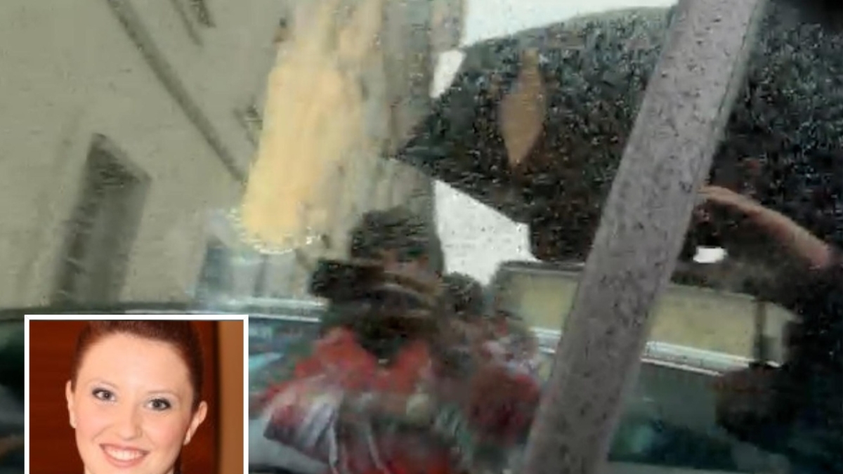 Denise Albani, la biologa della polizia che evita sempre le telecamere: chi è la perita dell’incidente probatorio di Garlasco