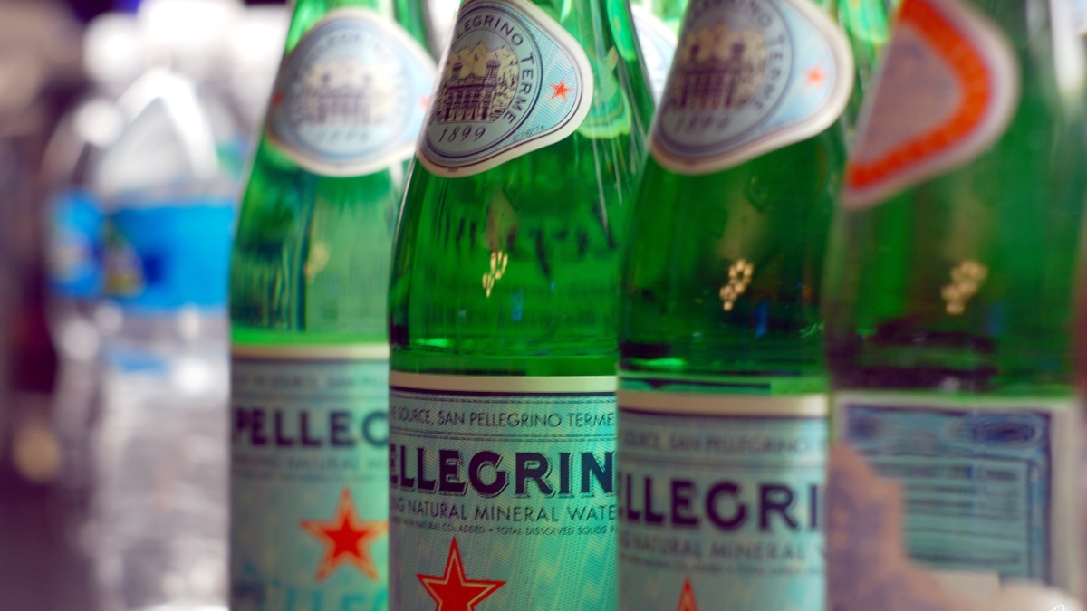 Acqua San Pellegrino, sfida fra fondi americani e francesi per acquistarla da Nestlé: Pai in pole position