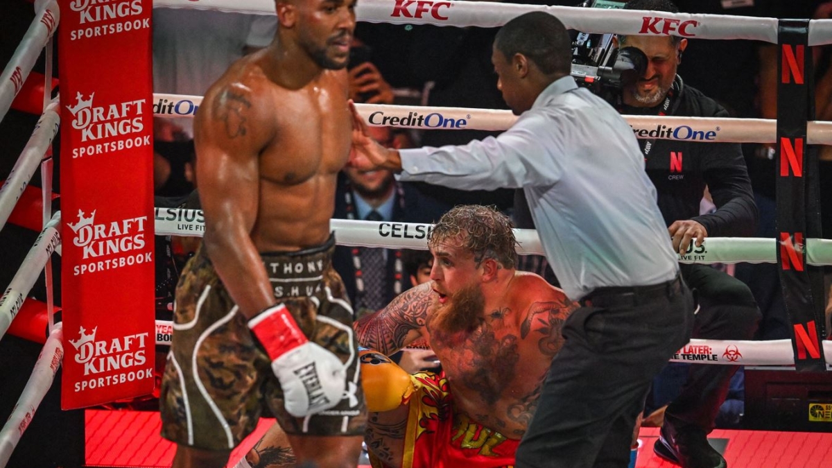 Joshua non perdona Jake Paul che finisce k.o. alla sesta ripresa