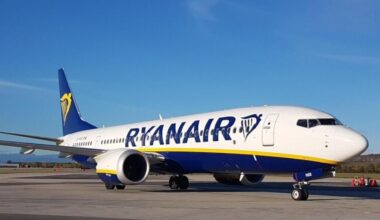 Troppa nebbia a Brindisi, il volo da Torino atterra a Roma. L'odissea dei viaggiatori: «Zero bus sostitutivi. Venti ore dal Piemonte alla Puglia»