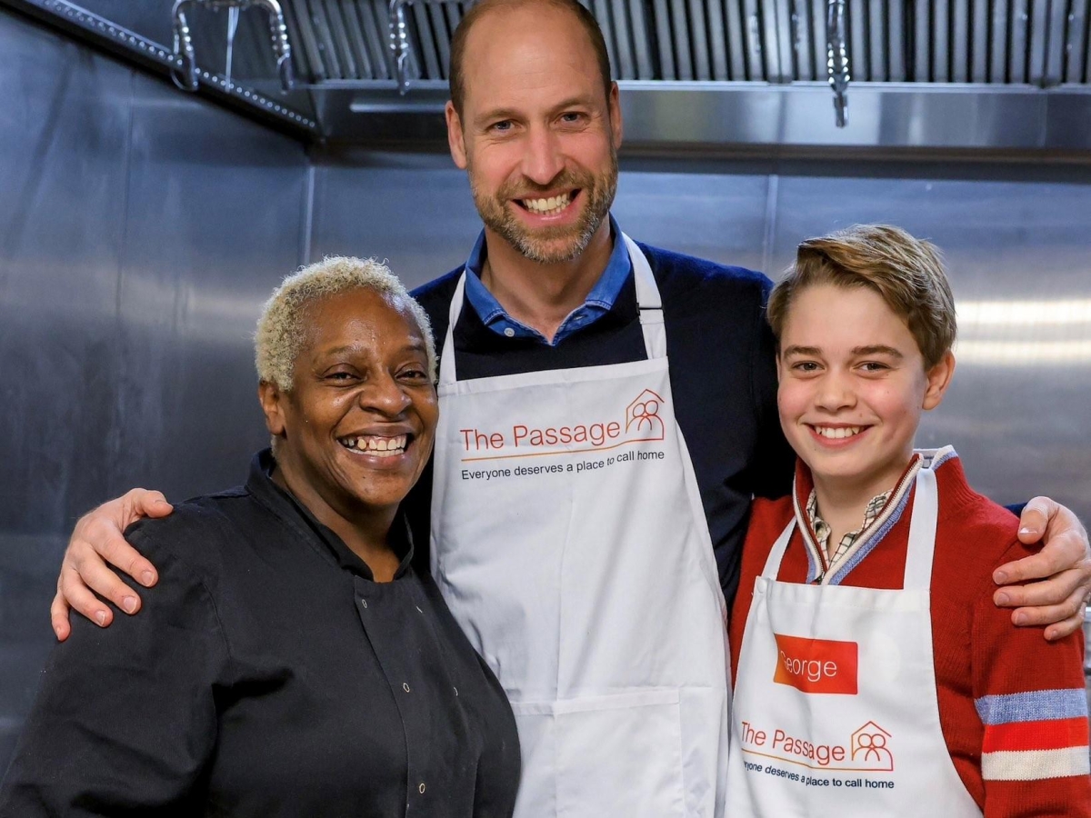 Il principe George come William con mamma Diana: il nipote di re Carlo prepara il pranzo di Natale dei senzatetto