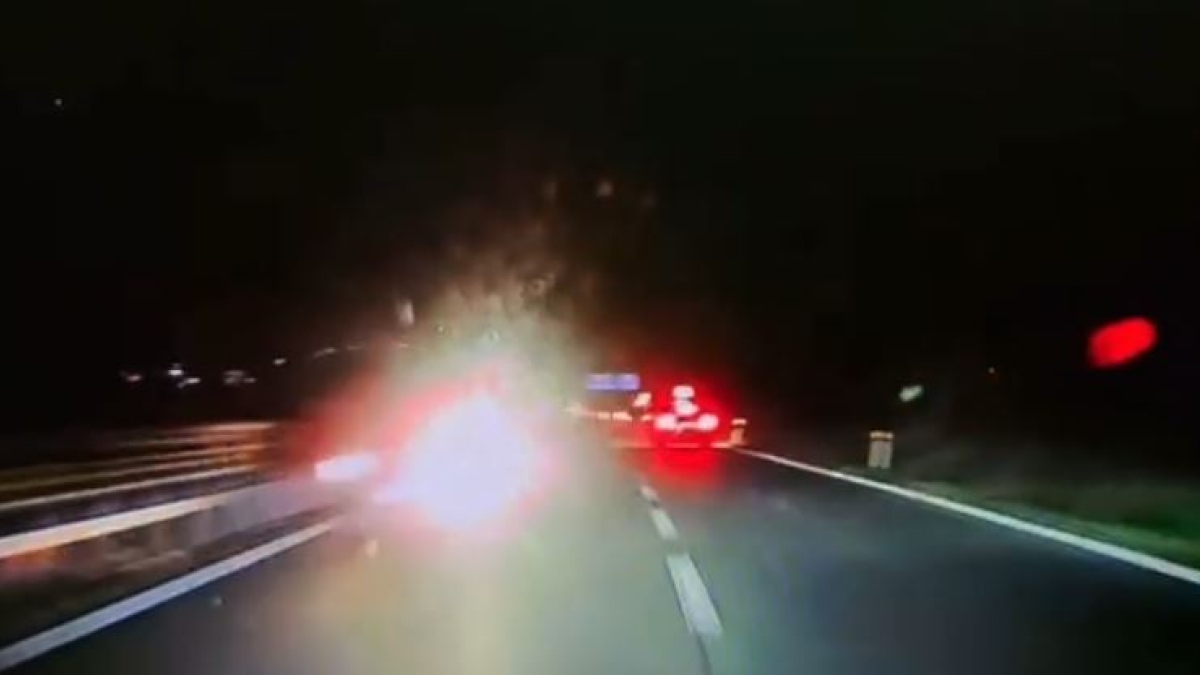 Lecco, auto contromano sulla statale 36 per decine di chilometri. Sui social video e racconti di chi ha sfiorato il frontale