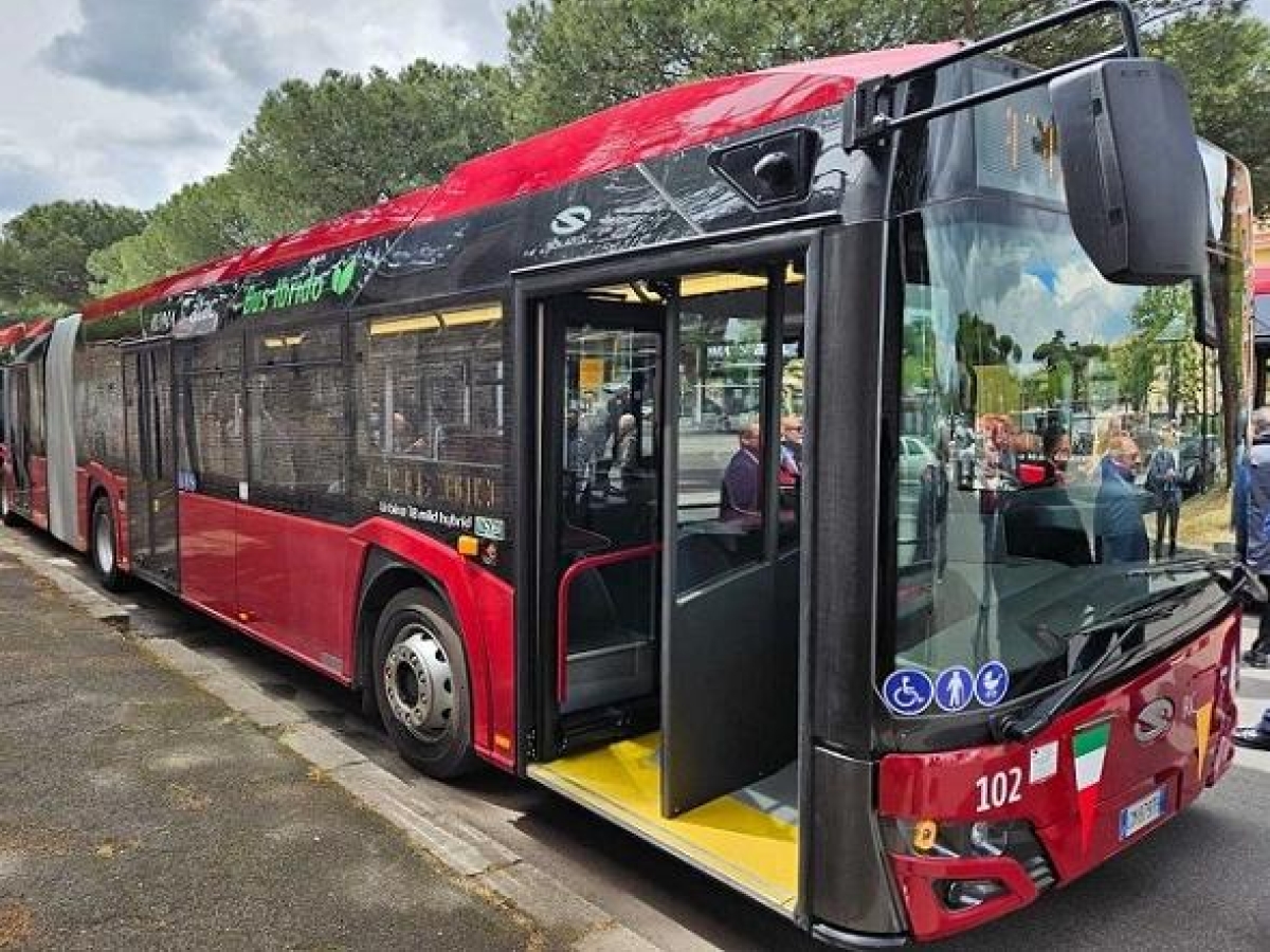 Atac, 110 bus ibridi di 18 metri saranno ritirati per motivi di sicurezza e controlli da lunedì per tre settimane