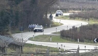 Verona, auto affianca gruppo di ciclisti e partono due colpi di pistola: «Esplosi dal conducente»