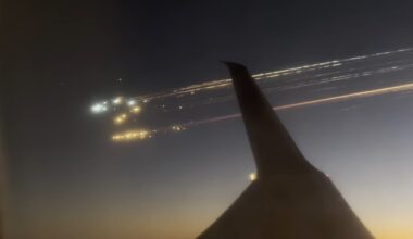 L’esplosione, l’allarme in ritardo, il caos: così il razzo di Musk ha messo in pericolo 450 passeggeri in volo