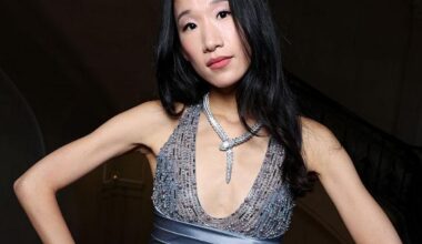 Chi è Becca Bloom, l'influencer del momento (che ostenta il lusso): ecco la categoria delle Vic, Very Important Client