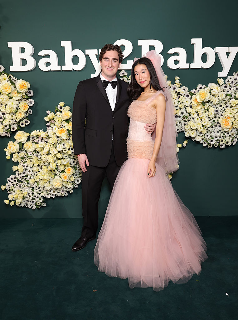 Chi è Becca Bloom, l'influencer del momento (che ostenta il lusso): ecco la categoria delle Vic, Very Important Client