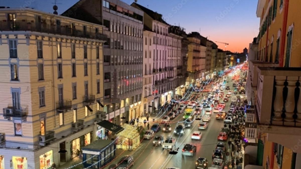 Aggressione in corso Buenos Aires, la lettera della mamma del 15enne rapinato: «Mio figlio assalito nell’indifferenza. A Milano i "maranza” sono un'emergenza sociale»