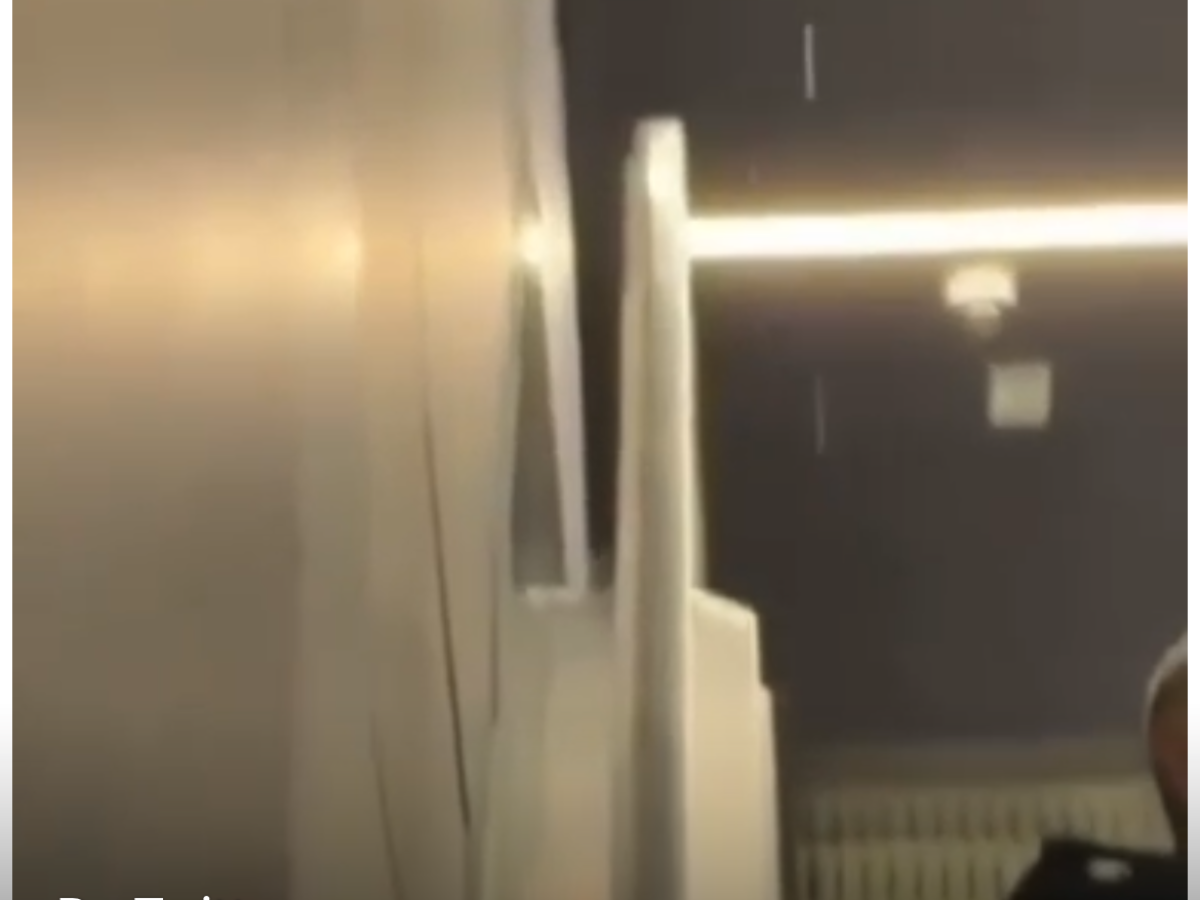 Metro C fermata Colosseo, piove sulle scale mobili e tornelli già fuori uso nella stazione appena inaugurata