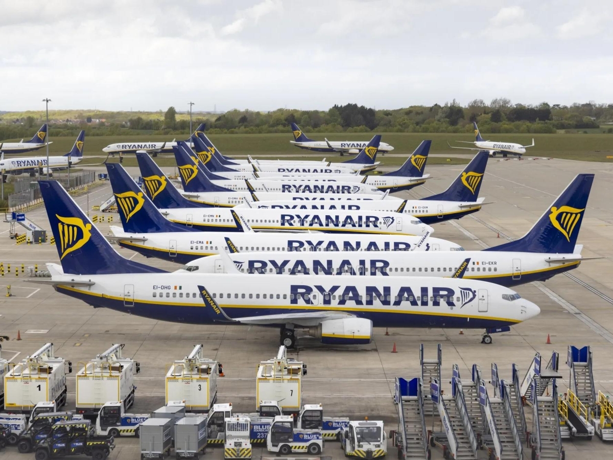 Natale a terra per Ryanair: perché la più grande low cost d’Europa non vola il 25 dicembre