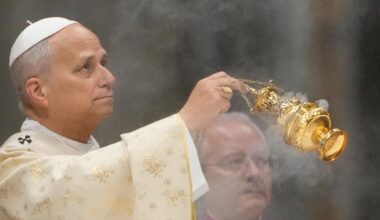 San Pietro, la prima messa di Natale di Leone XIV: «Penso alle tende di Gaza esposte al freddo». Alle 12 la benedizione Urbi et Orbi