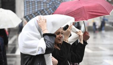 Meteo, Italia spaccata in due dal «ciclone di Natale»: vento, piogge e neve a nord, a sud il clima resta mite. «E da domani bel tempo ovunque»