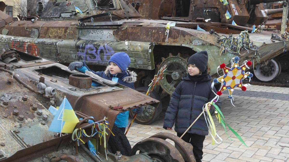 Ucraina - Russia, le notizie sul conflitto in diretta | Zelensky ha parlato con Witkoff e Kushner: «Ottimo colloquio, lavoriamo 24 ore su 24». Trattativa in corso su Zaporizhzhia per gestione congiunta Russia-Usa