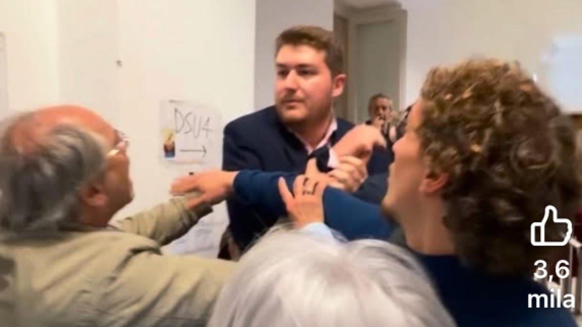 Post dell'Ambasciata russa sulla protesta al convegno presso la Federico II di Napoli: «Caso inquietante di vessazioni». Gli attivisti pro Ucraina: intervenga il governo