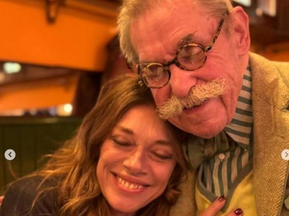 L'attrice e regista Carolina Rosi, due lutti in pochi giorni: «Sono disperata». Il post sui social e la forza di resistere come gli ulivi che coltiva