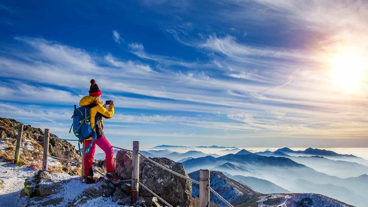 Meteo weekend: cambio radicale tra sabato e domenica: dopo le piogge tornano il sole e l'alta pressione