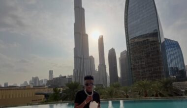 Come i calciatori festeggiavano il Natale negli anni '80 e '90: Scirea travestito, Platini che mangia gli spaghetti, il ballo di Maradona