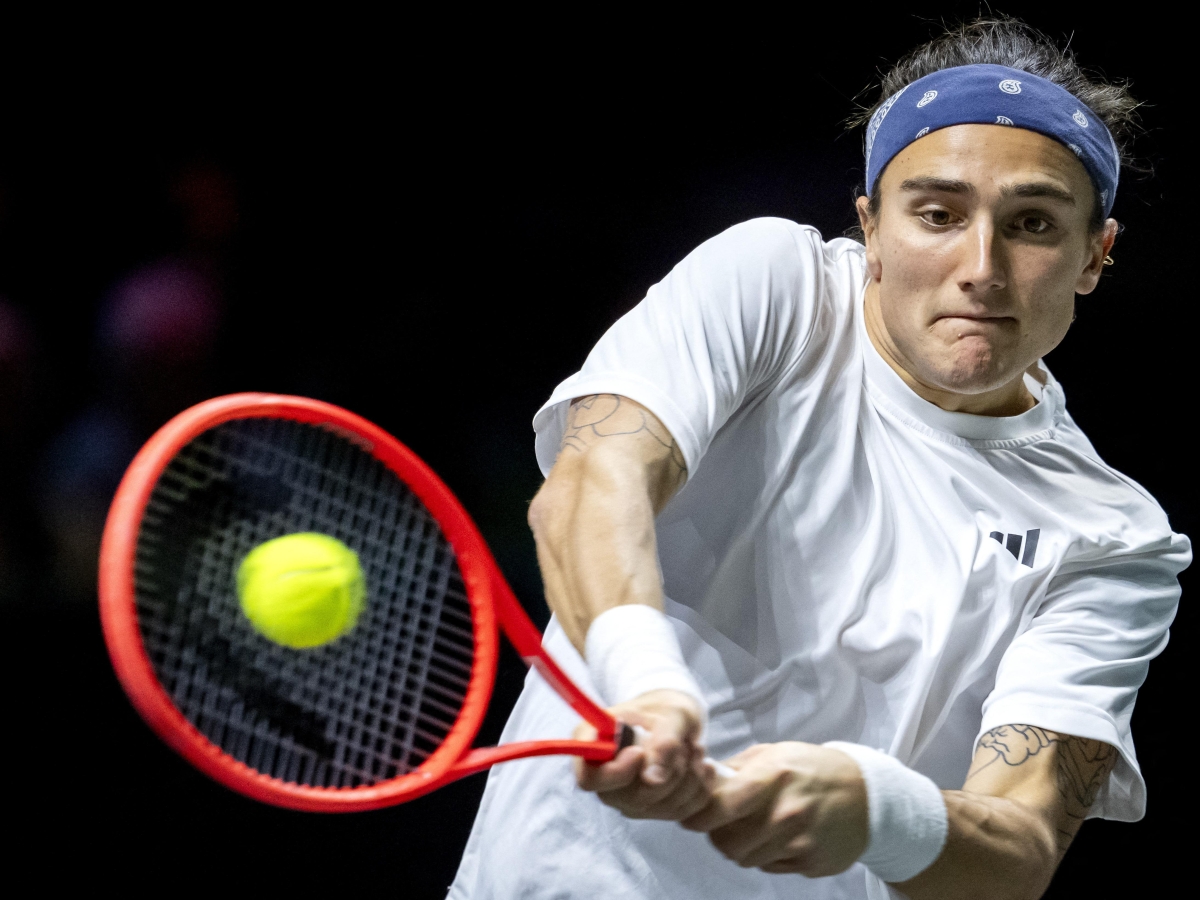 Mattia Bellucci a scuola da Sinner: «Impressionante pure in allenamento. Le mie sfide con Alcaraz, Medvedev e Tsitsipas»