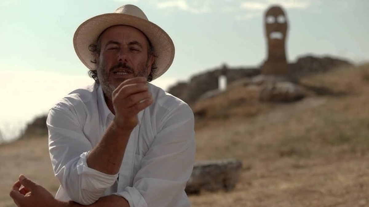 Morto Lorenzo Reina, l'artista pastore che costruì il Teatro Andromeda ad Agrigento. Trovato dal figlio