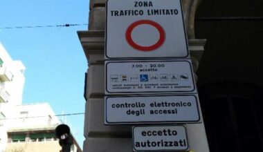 Bologna, dall'1 gennaio stop a 10mila auto ibride nella Ztl: cosa cambia e chi può entrare