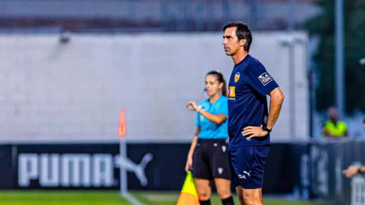 Morto allenatore Valencia femminile con tre figli: naufragio in indonesia