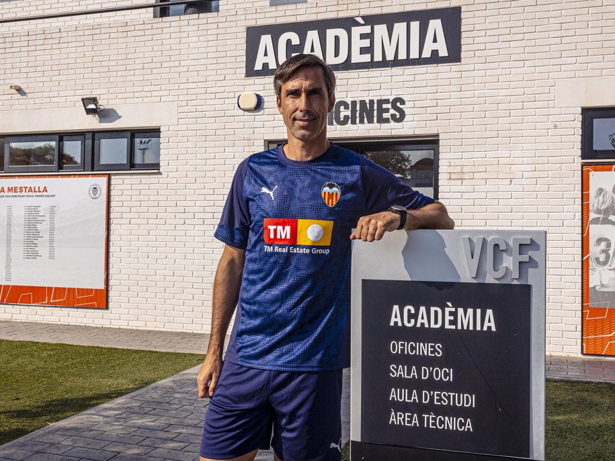 Fernando Martin morto, l'allenatore del Valencia B femminile vittima di un naufragio in Indonesia con i tre figli