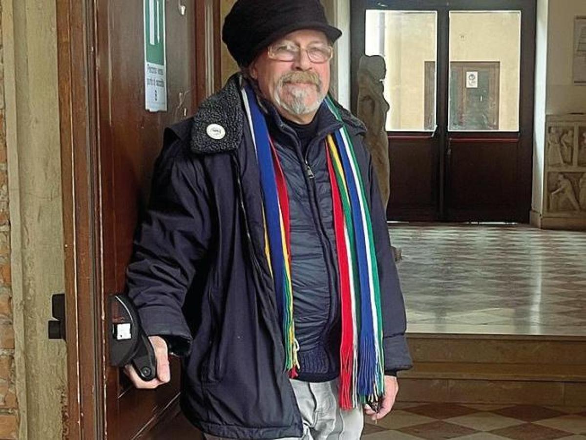 Sir Oliver Skardy dei Pitura Freska: «Da re del reggae a bidello, ma finalmente vado in pensione. I soldi fatti con la musica? Ho comprato casa a Marghera»