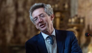 Manfredi: «Battere Meloni? Si può fare ma il Pd non è pronto, fa fatica. Serve una visione. Le primarie? Non ne abbiamo bisogno»