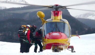 Valanga in Alto Adige, muore travolto dalla neve davanti alla moglie. L'incidente in valle Aurina
