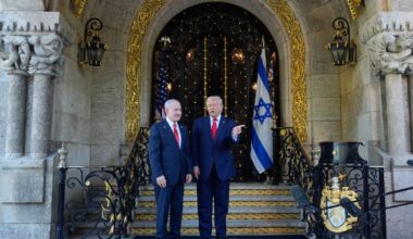 Gaza, le notizie sulla tregua Israele-Hamas in diretta | Netanyahu incontra Trump in Florida. Il presidente Usa: «Disarmo di Hamas. La di Gaza inizierà molto presto»