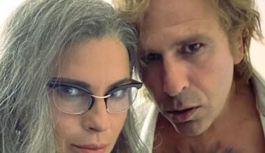 Martina Colombari, irriconoscibile nel film di Zalone: «Questo ruolo mi ha fatto pensare a mio figlio Achille. Come Linda, anche io mi trucco sempre meno»