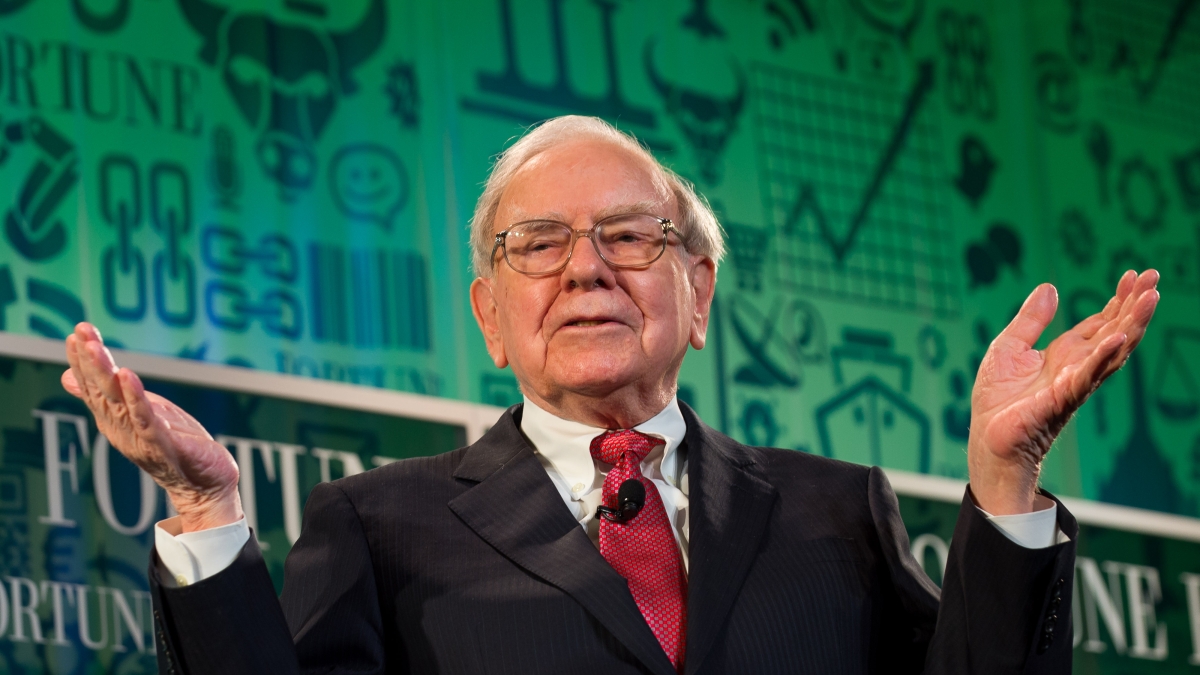 Warren Buffett, il 31 dicembre ultimo giorno di lavoro dell’«oracolo»: così ha trasformato una piccola azienda tessile in un colosso da 1.200 miliardi