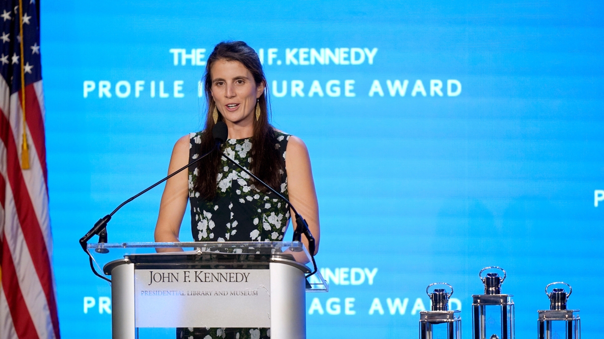 È morta Tatiana Schlossberg, la nipote di Jfk: la giornalista aveva 35 anni. Un mese fa aveva raccontato la sua malattia