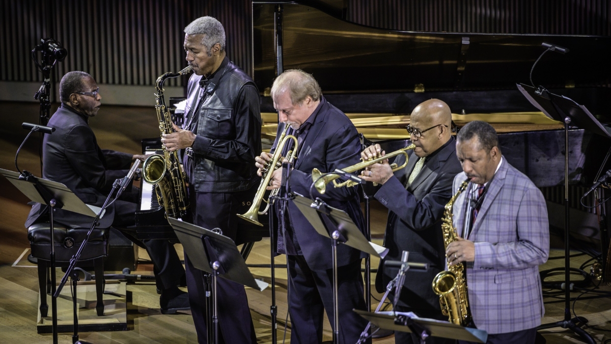 Washington, luci spente a Capodanno: la protesta dei Cookers contro il culto della personalità di Trump