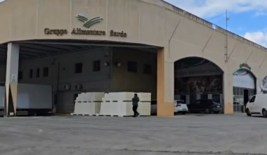 Sassari, tragedia sul lavoro: elettricista muore schiacciato su un mezzo elevatore