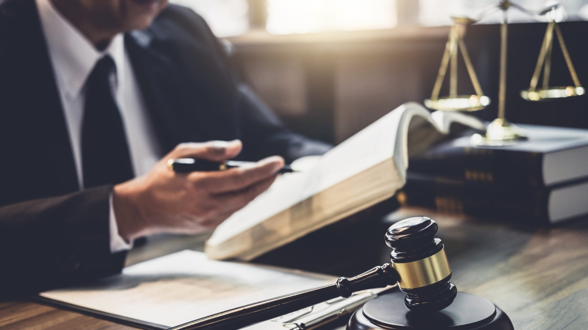 Studi legali Usa, i migliori offrono agli associati oltre 300 mila dollari di bonus