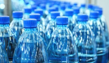 Ci sono 90mila buone ragioni per non bere più dalle bottiglie di plastica