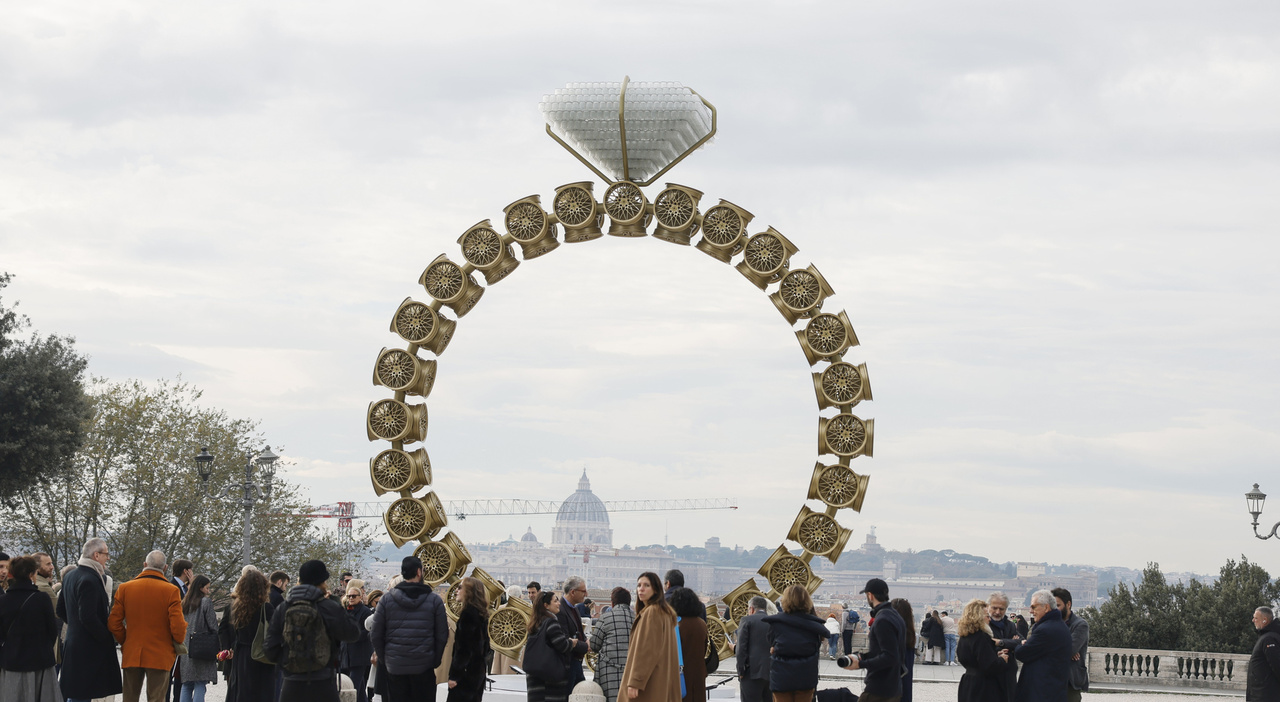 Il Solitario di Joana Vasconcelos sulla Terrazza del Pincio: cosa rappresenta l'opera