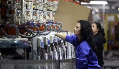 Istat, il tasso di disoccupazione a ottobre cala al 6%. Il numero occupati sale dello 0,9% in un anno