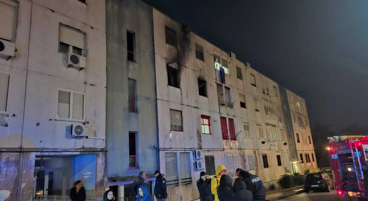 Cortocircuito, la casa va in fiamme donna muore, il marito in ospedale a Napoli