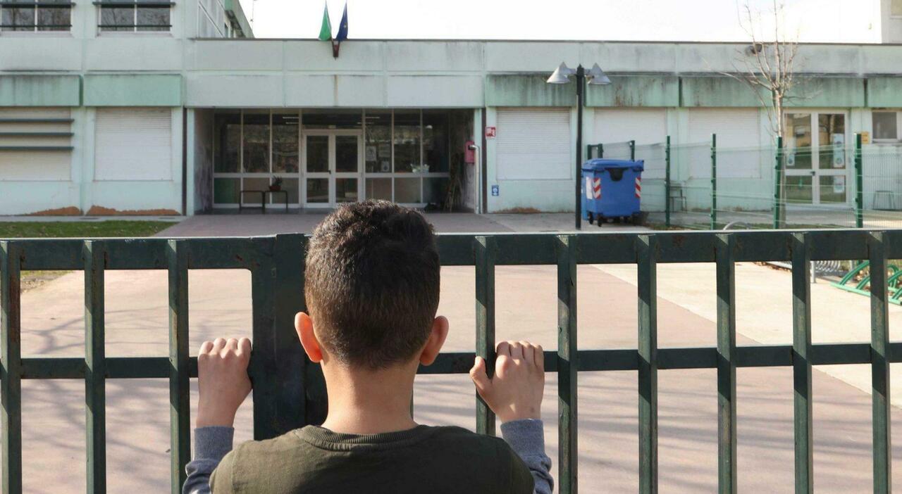 Scuole chiuse domani 4 dicembre, dalla Puglia alla Calabria: ecco i comuni coinvolti