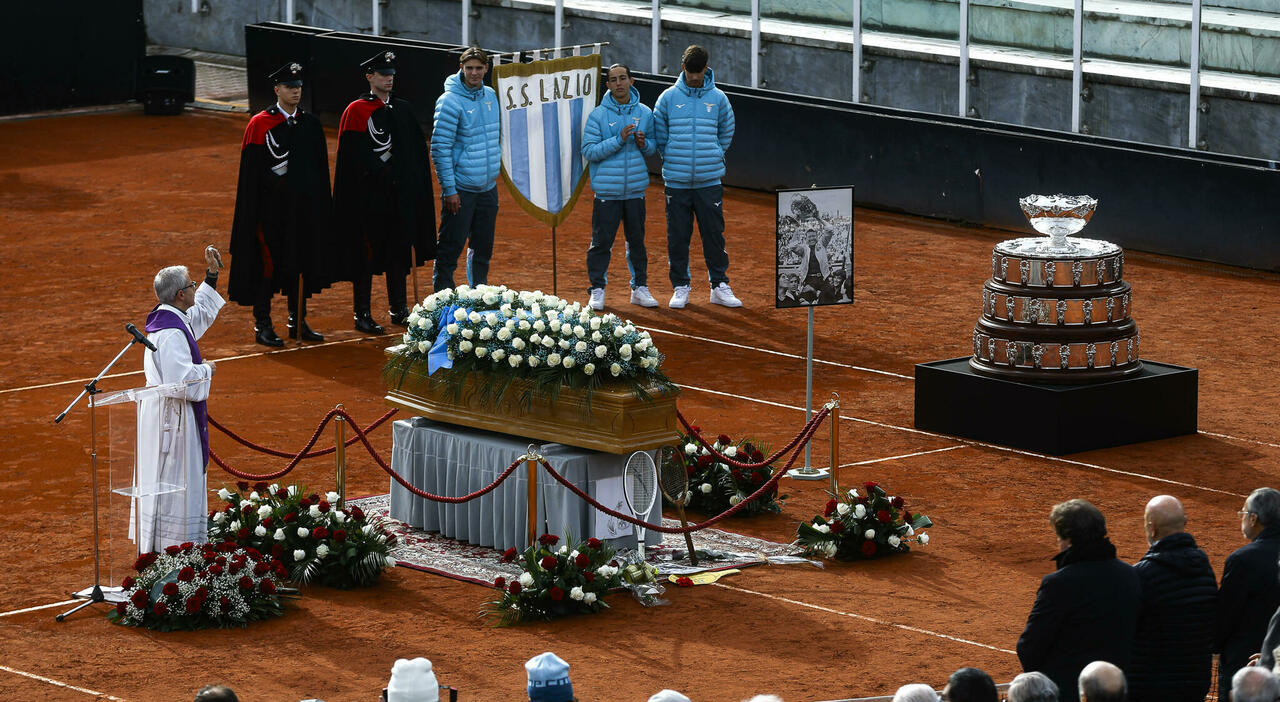 Camera ardente di Nicola Pietrangeli al Foro Italico. FOTO FRACASSI/TOIATI. Nella foto: Davide Fracassi/Ag.Toiati