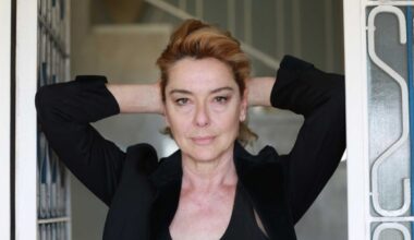Monica Guerritore, la morte della mamma, il tumore al seno, l'amore per Roberto Zaccaria, lo scontro con Francesca Fagnani: «È disinformazione»