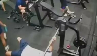 Muore a 55 anni in palestra, il bilanciere scivola e lo colpisce al petto: fatale la «presa suicida»