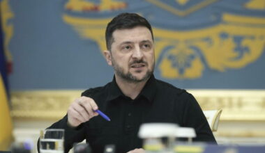 «Ancora nessun accordo con Russia e Usa sul Donbass». Oggi a Londra vertice con Starmer, Macron e Merz