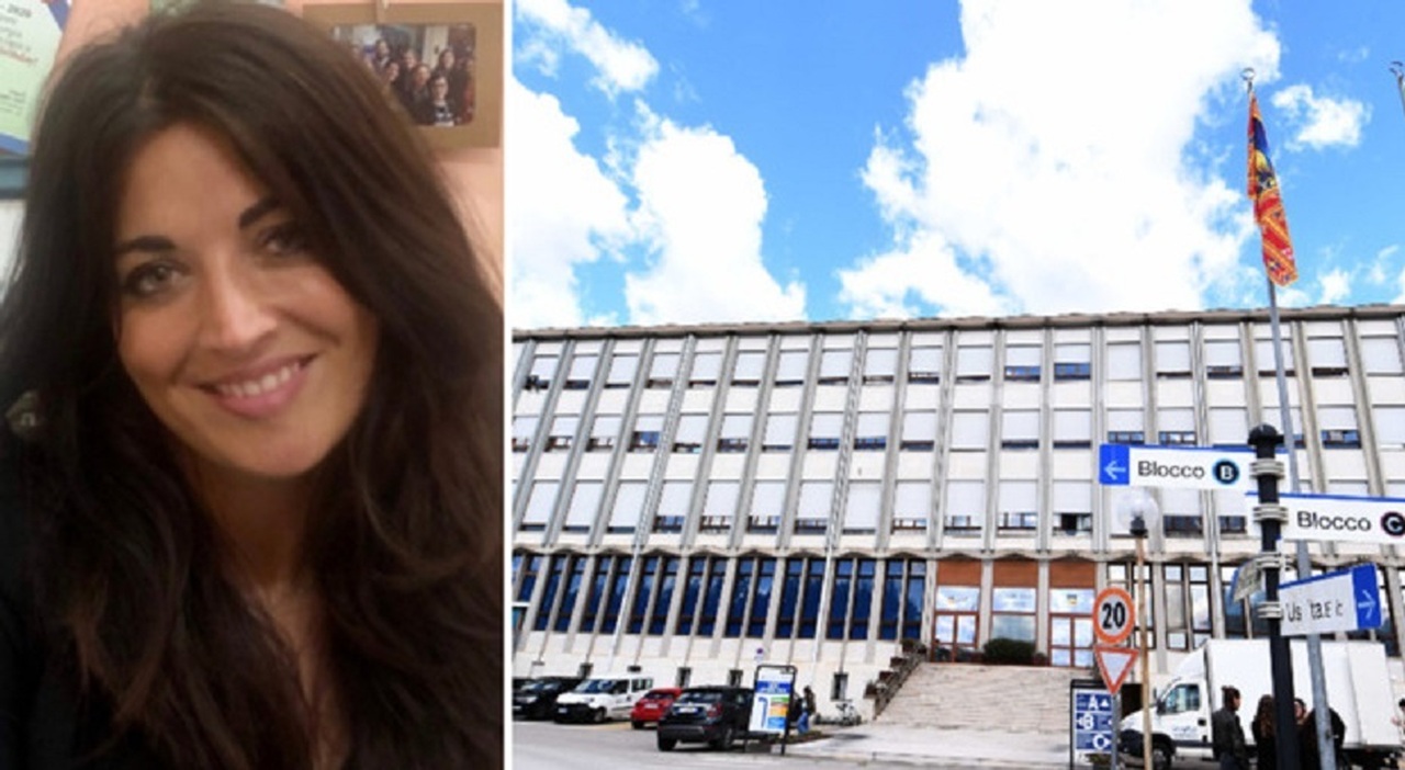 Licenziata dall’azienda sanitaria, Antonietta Perrone si ripresenta al lavoro: ex dirigente scortata fuori dalla polizia