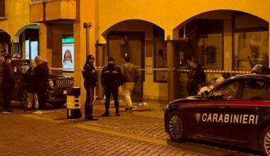 ferita una coppia di fidanzati 25enni e un giovane della banda rivale