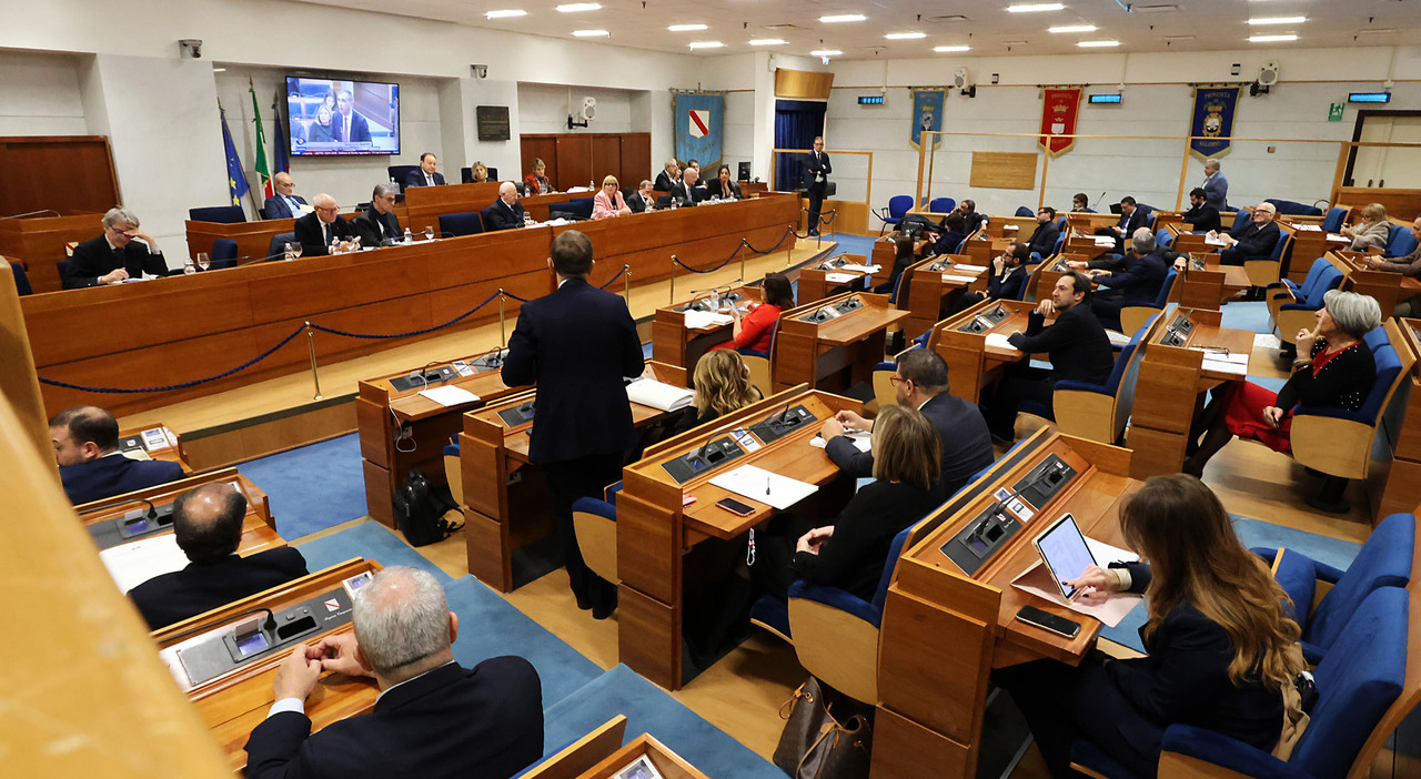 Neo assessori, è scontro su Bonavitacola in giunta